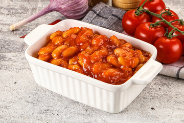 Baked kidney with tomato sauce