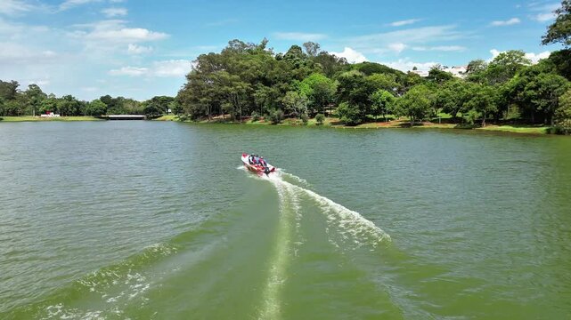 Aerial view of the shores of Lake Jaboti in Apucarana, Paran&aacute;.