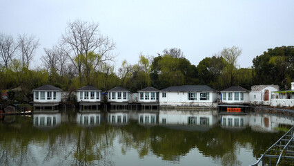Fototapeta premium houses on the river