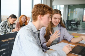 Obraz premium group of young college students in classroom