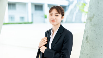 新入社員の若い女性・ビジネスウーマン