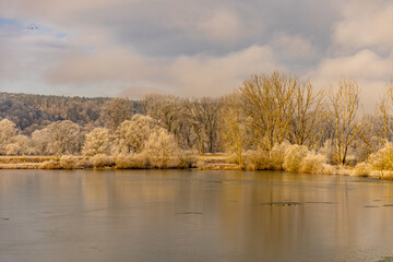 Morgendlicher Winterspaziergang durch die Kalte Jahreszeit im frostigen Werratal bei Immelborn - Thüringen - Deutschland 