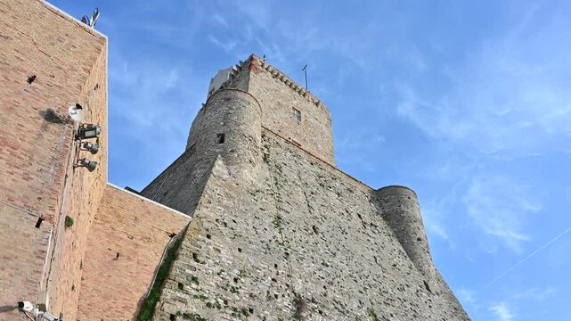 The Swabian castle of Termoli characterizes with its profile the image of the medieval village of the city. Its construction dates back approximately to the 13th century.