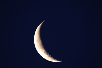 Mond © Peter Oetelshofen