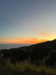 Obraz premium California sunset with mountains 