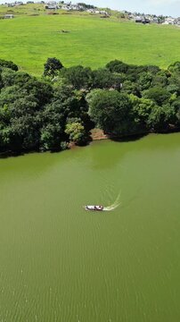Jaboti Lake in Apucarana, Paran&aacute;, surrounded by tropical vegetation and wildlife