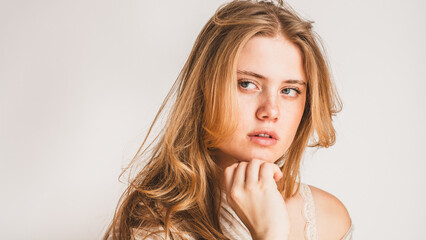 Junge Frau, natürlich, blond