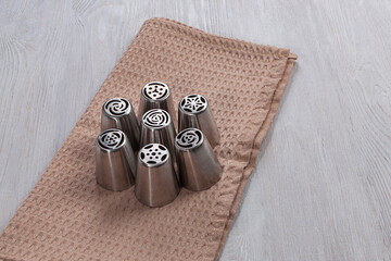 metal attachments for forming patterns from cream