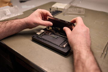 Expert Smartphone Repair Using Advanced Precision Tools for Optimal Performance and Quality