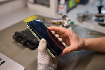 Expert Smartphone Repair Using Advanced Precision Tools for Optimal Performance and Quality
