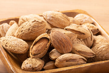 殻付き　アーモンド