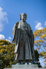 Fototapeta premium 青空に映える徳川光圀公像