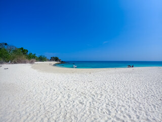 Obraz premium tropical beach with white sand beach