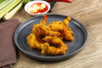 Golden deep prawn tempura wuth sauce