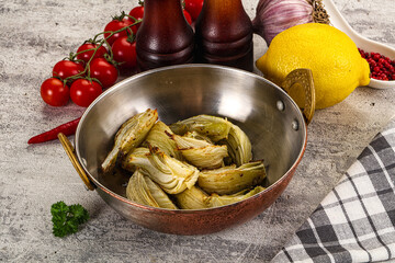 Vegan cuisine - baked fennel with oil