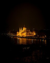 Obraz premium Illuminated Hungarian Parliament at Night