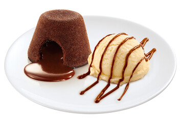 prato com sobremesa francesa Petit Gâteau acompanhado de sorvete de baunilha isolado em fundo...