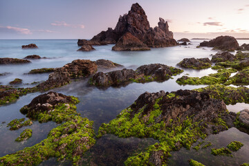 Sonnenuntergang am Camel Rock bei Bermagui in Australien.
