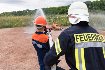 Feuerwehr-Übung zur Brandbekämpfung