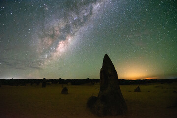 Droga Mleczna  na nocnym niebie w zachodniej Australii - Pinnacles night sky