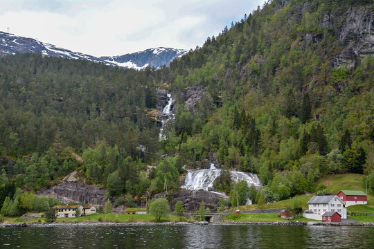 Fjord de Mostraumen depuis le bateau