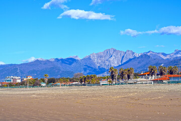 Badestrand von Lido di Camaiore am Ligurischen Meer in Italien	