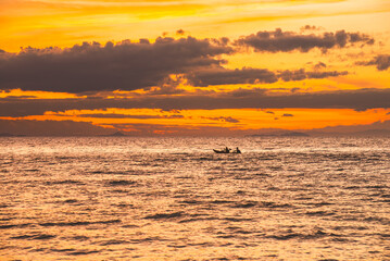 Obraz premium Kayaking in the dusk