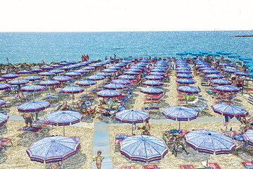 Sanremo, spiaggia con ombrelloni.