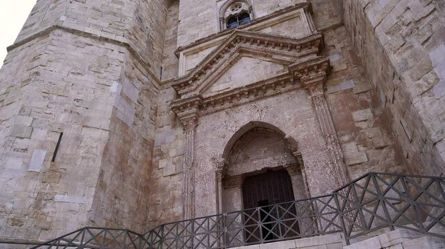 CASTEL DEL MONTE, CLOSE ENTRANCE 2