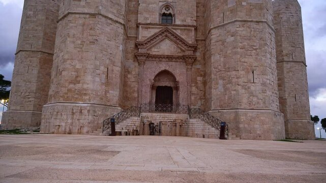 CASTEL DEL MONTE, FROM THE BOTTOM TO THE TOP 4