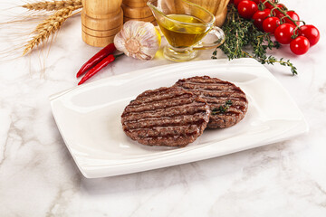 Grilled beef cutlet for burger