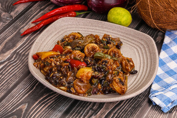 Squid with vegetables in oyser sauce