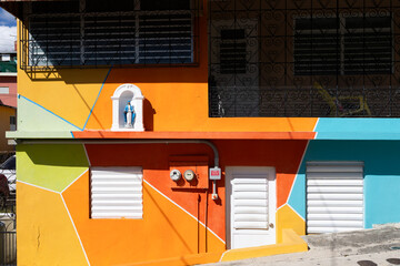 Casa colorata a Youco