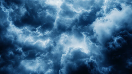 Obraz premium Stormy sky texture with chaotic cloud patterns for atmospheric design
