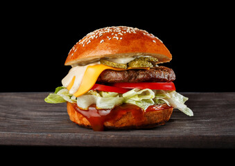 Seamless pattern of juicy cheeseburgers. Perfect for fast food advertising, menu backgrounds, and digital marketing designs