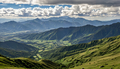 Fototapeta premium le paysage montagneux verdoyant