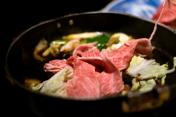 すき焼きを煮る