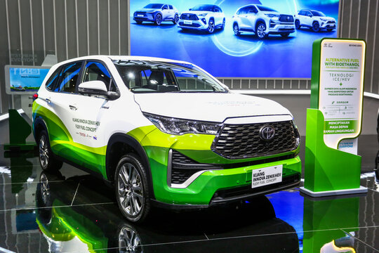 Toyota Kijang Innova Zenix