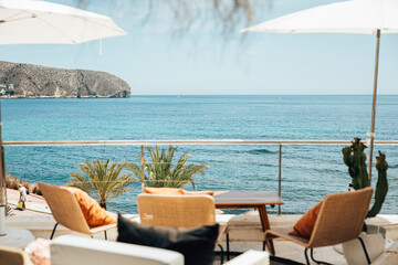 MESA DE RESTAURANTE VISTAS AL MAR