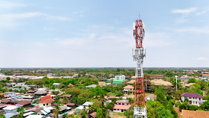Obraz premium Telecommunication tower of 4G and 5G cellular. Antenna transmission communication. Cell phone signal base station.