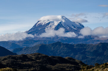 Fototapeta premium Majestic Antisana: Ecuador’s Andean Giant This breathtaking photograph captures the Antisana Volcano (5,704 m), one of Ecuador’s most stunning Andean peaks.