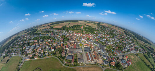 Ausblick auf den Zenngrund rund um die Gemeinde Veitsbronn in Mittelfranken