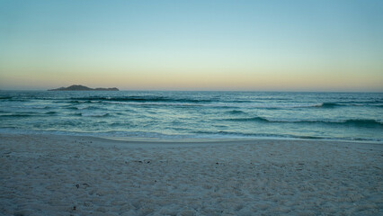 Playa de brasil con el atardecer