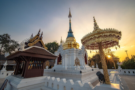 Sunset at the ancient Phra That Doi Kalong, Chiang Mai Province