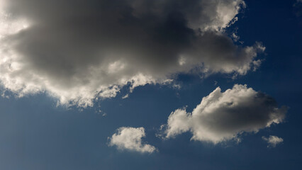 Obraz premium Clouds in a blue sky