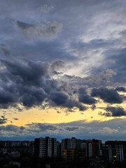 Fototapeta premium Beautiful sky with clouds background. Sky with clouds weather nature cloud blue. Сloud and sky in the evening. dark clouds in the sky, layers of cloud passing through
