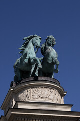 Fototapeta premium A close-up shot of the stunning details of the Heroes' Square monument in Budapest, showcasing the intricate sculptures and historic design.