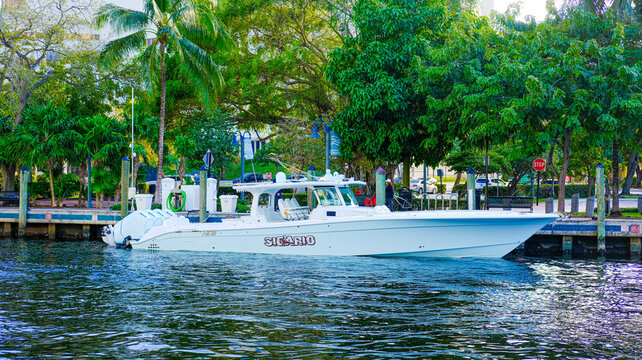 Motor Boat Sicario in Fort Lauderdale Florida intracoastal
