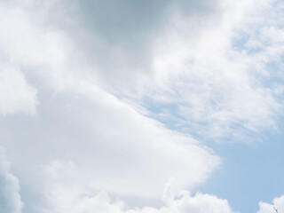 春の雲の多い空22