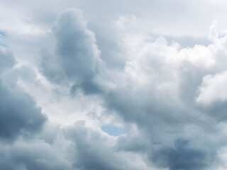 春の雲の多い空13